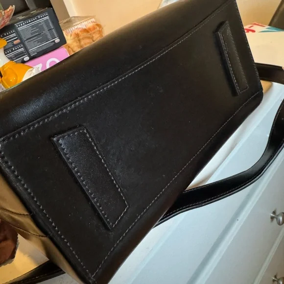 Givenchy Black Leather Antigona medium - Picture 6 of 7